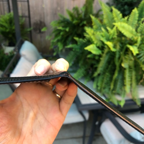 VINTAGE LOUIS VUITTON EPI BI FOLD BLACK LEATHER ID CARD HOLDER CASE - Picture 8 of 8